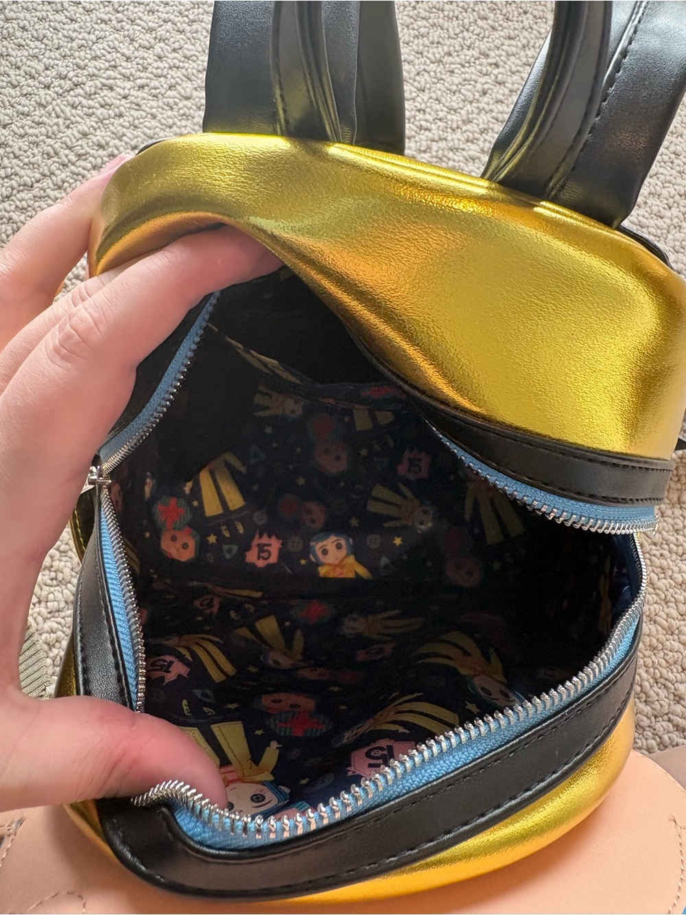 Coraline Gold Loungefly - Picture 4 of 5